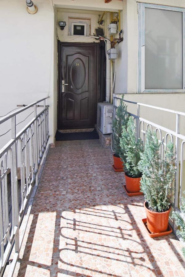 Bucharest Studio Экстерьер фото